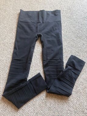 BLANQI Black Supportive Activewear Leggings